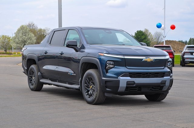 2025 Chevrolet Silverado EV LT's photo