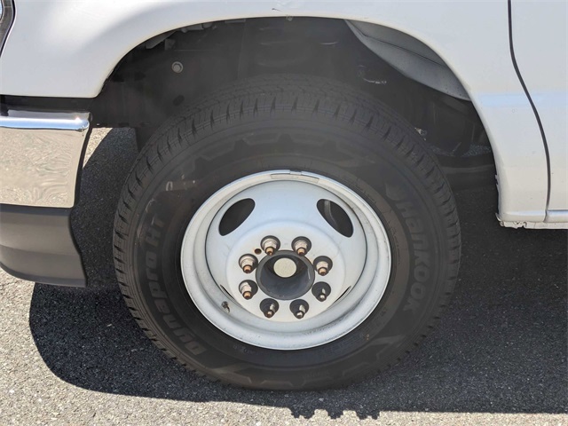 2024 Ford E-350 photo 10
