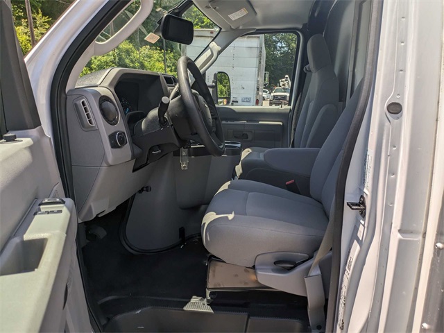 2024 Ford E-350 photo 12