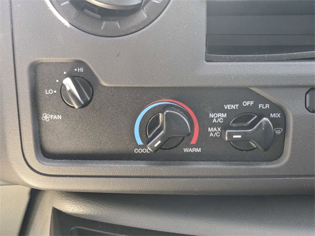 2024 Ford E-350 photo 21