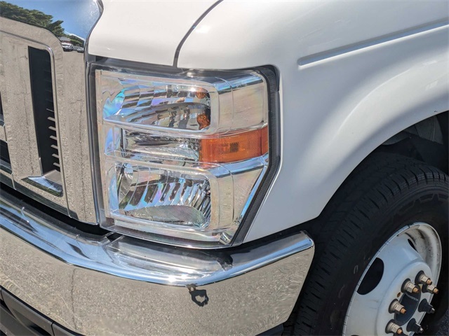 2024 Ford E-350 photo 9