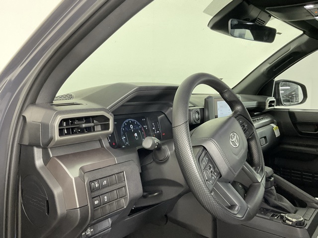 2025 Toyota Tacoma SR5 photo 11