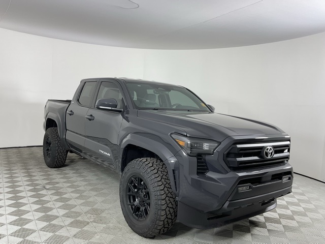 2025 Toyota Tacoma SR5 photo 3