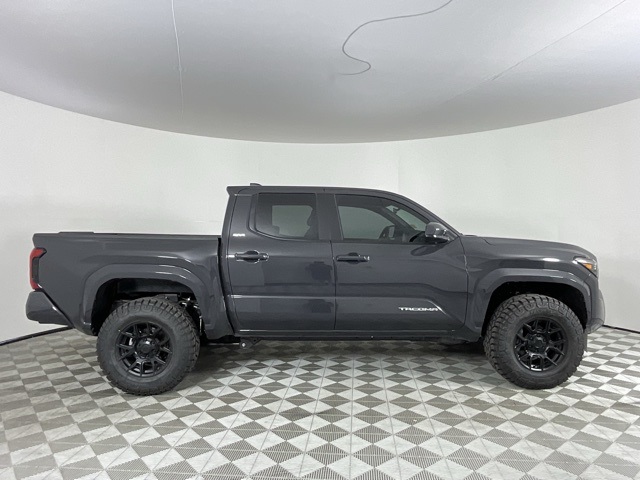 2025 Toyota Tacoma SR5 photo 6