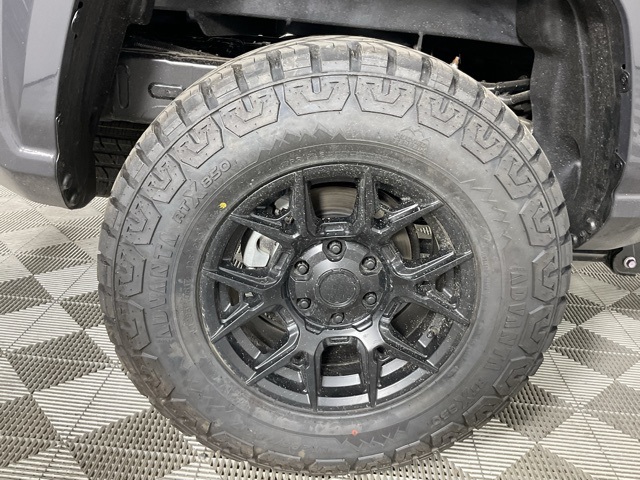 2025 Toyota Tacoma SR5 photo 9