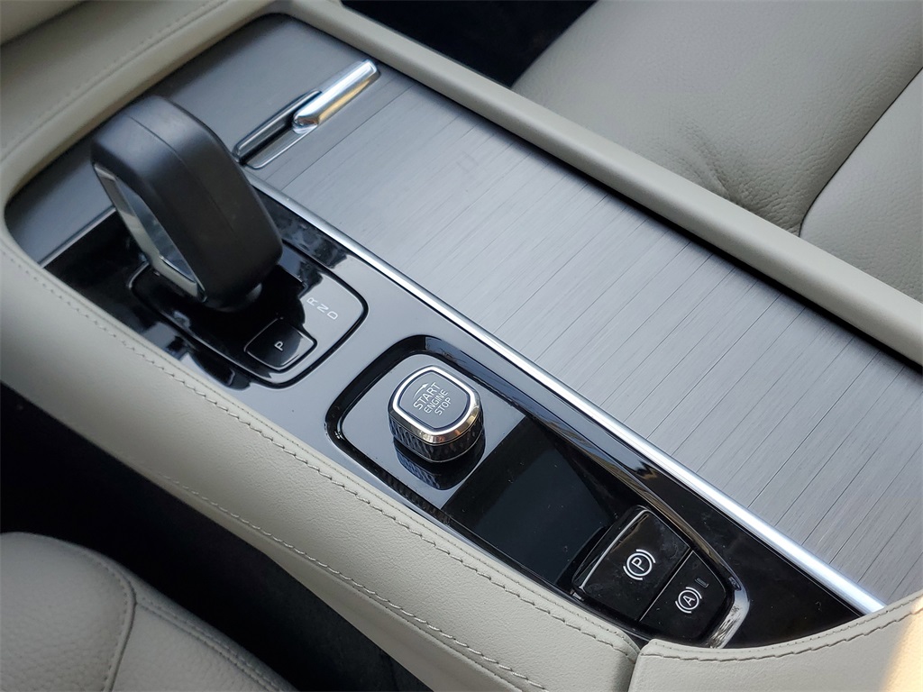 used 2024 Volvo XC90 car, priced at $36,995