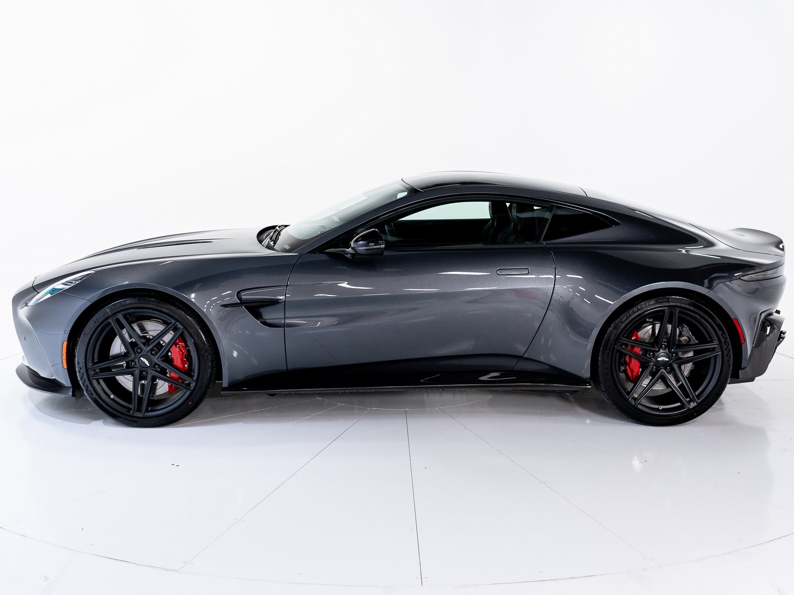 2026 Aston Martin Vantage AM6 photo 2