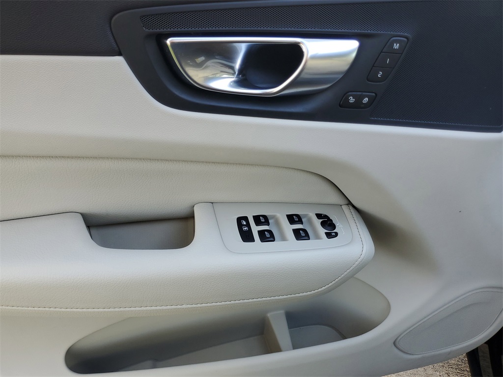 used 2021 Volvo XC60 car, priced at $24,749