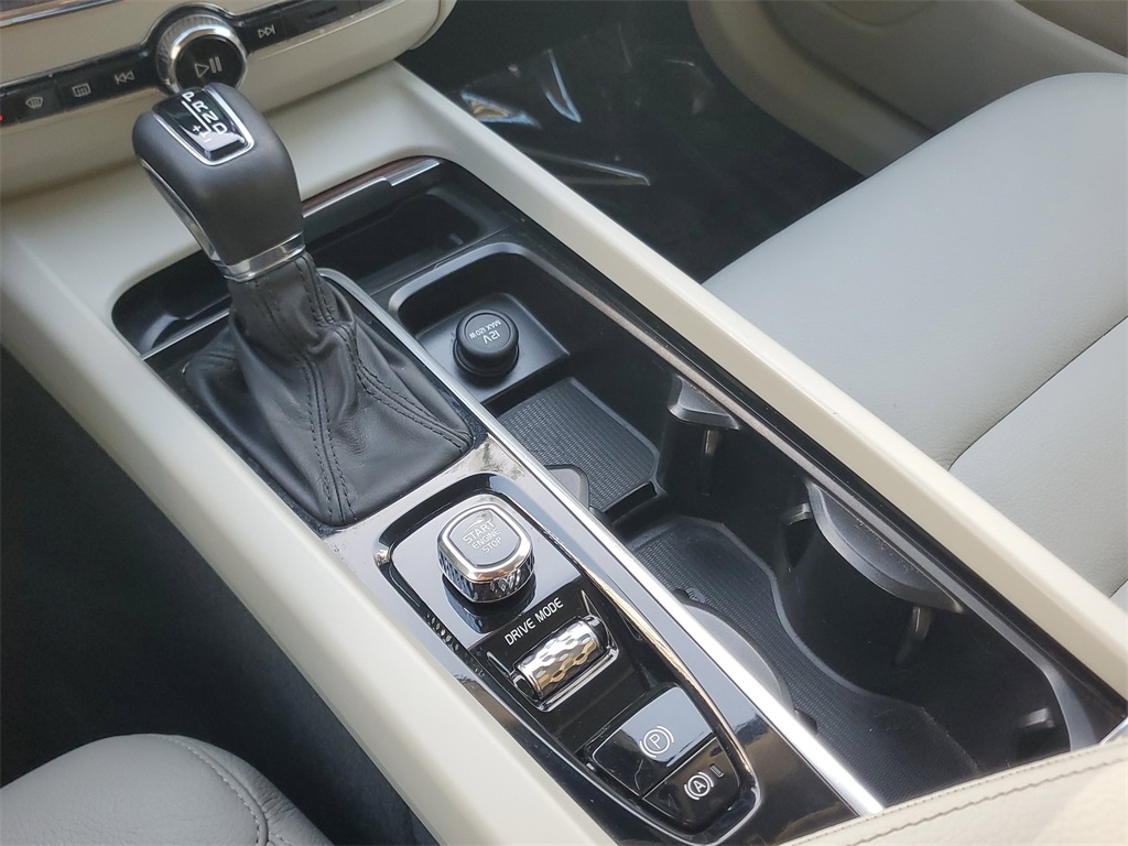 used 2021 Volvo XC60 car, priced at $24,749