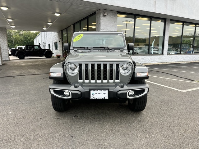 2021 Sting-Gray Clearcoat Jeep Gladiator Overland 4X4 Truck