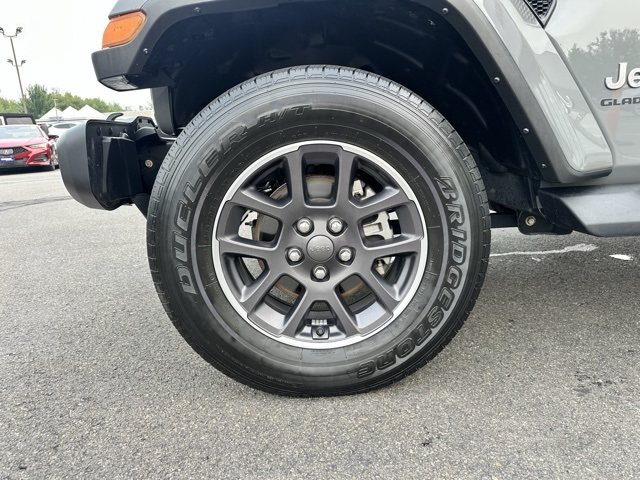 2021 Sting-Gray Clearcoat Jeep Gladiator Overland 4X4 Truck