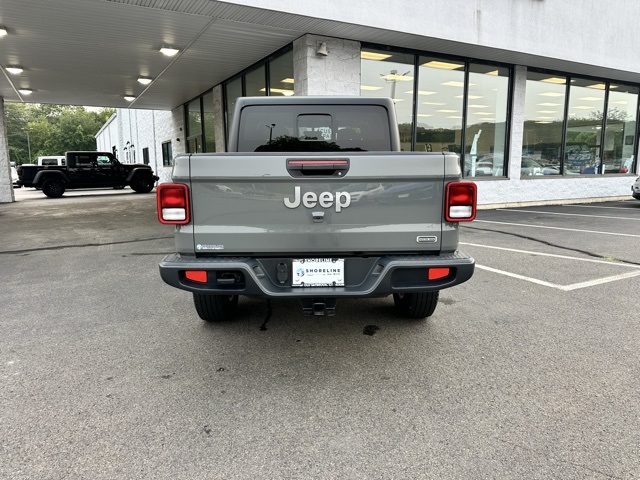 2021 Sting-Gray Clearcoat Jeep Gladiator Overland 4X4 Truck