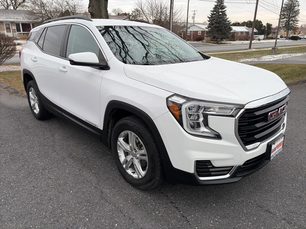 2022 GMC Terrain SLE's photo