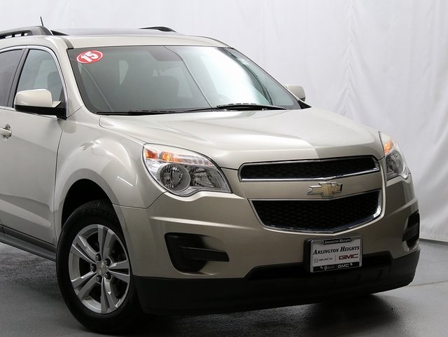 2015 Chevrolet Equinox LT photo 2