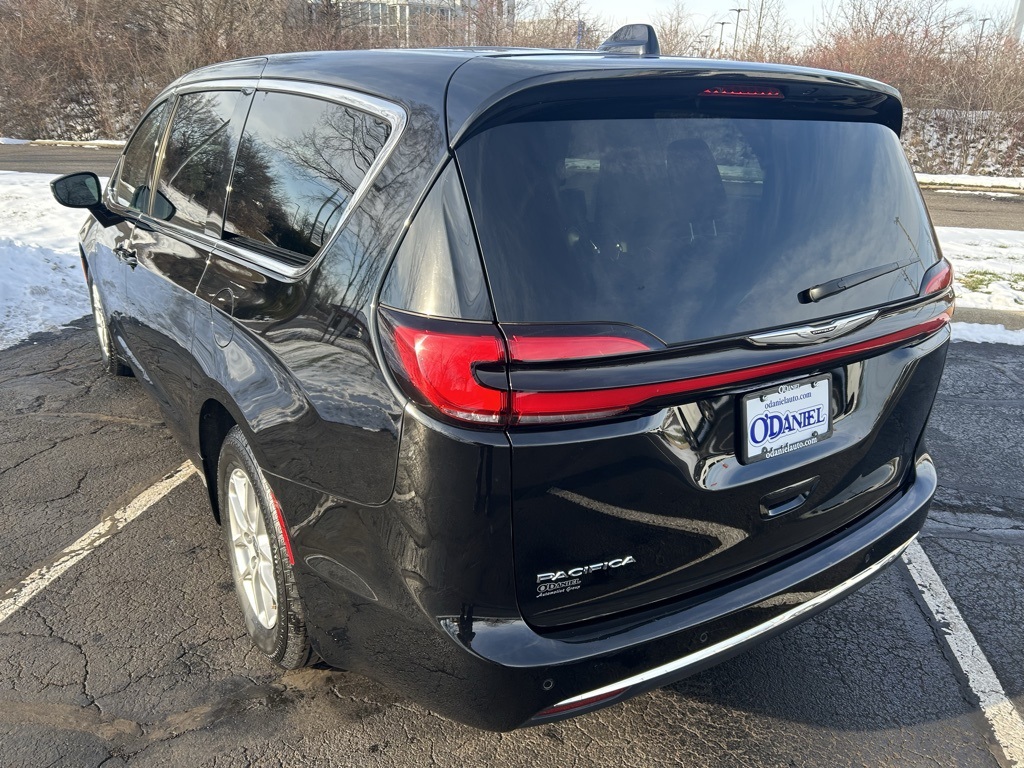 used 2024 Chrysler Pacifica car, priced at $26,000