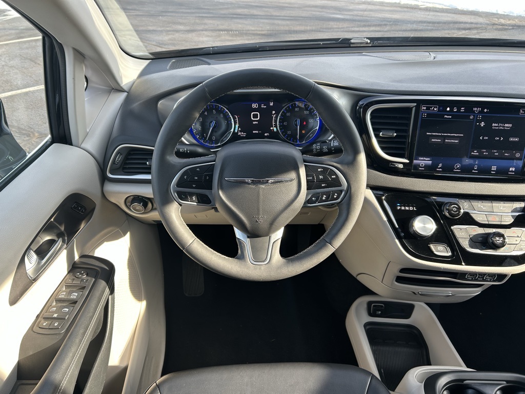 used 2024 Chrysler Pacifica car, priced at $26,000