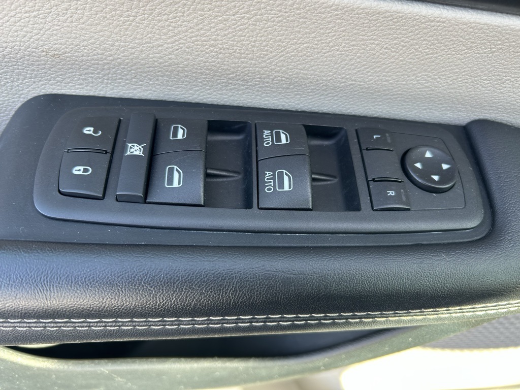 used 2024 Chrysler Pacifica car, priced at $26,000