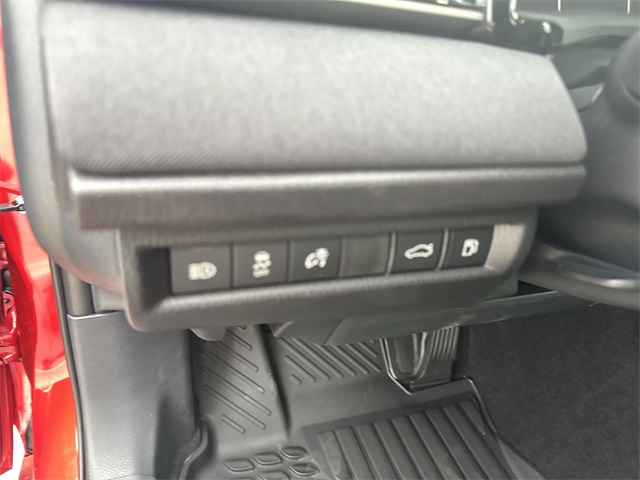2025 Toyota Camry LE photo 11