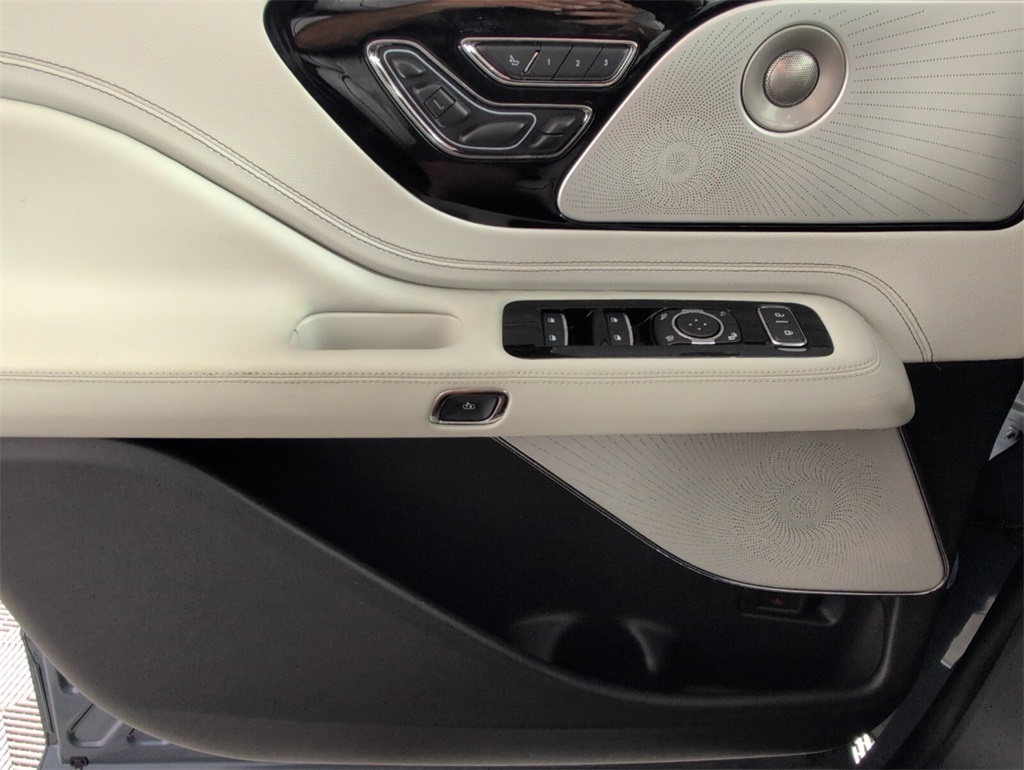 new 2025 Lincoln Aviator car, priced at $88,985