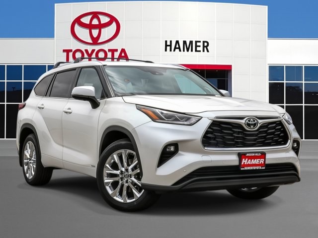 new 2026 Toyota Highlander Hybrid car, priced at $54,918