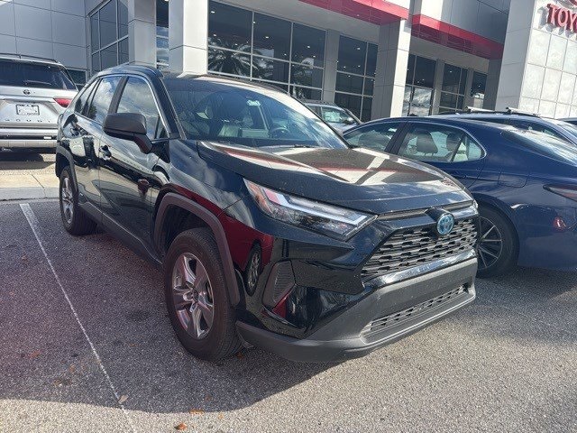 2024 Toyota RAV4 LE's photo