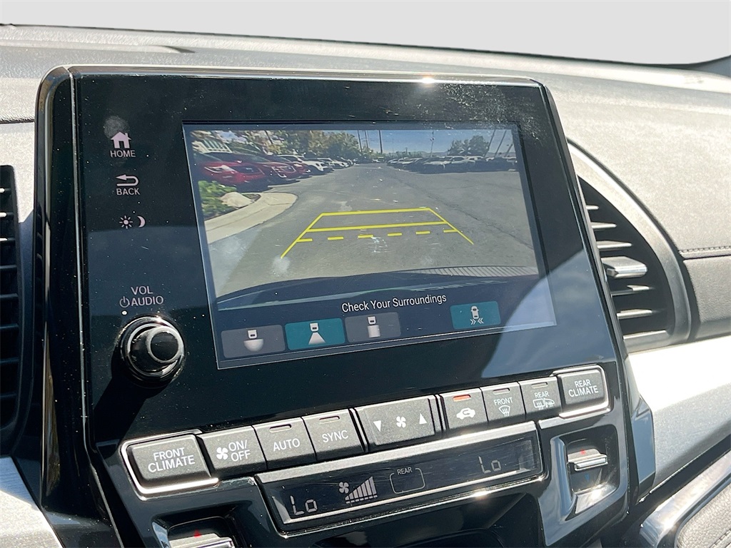 2024 Honda Odyssey Touring photo 12