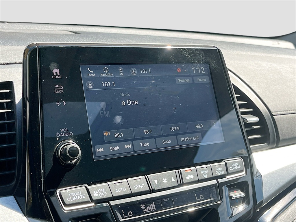 2024 Honda Odyssey Touring photo 13
