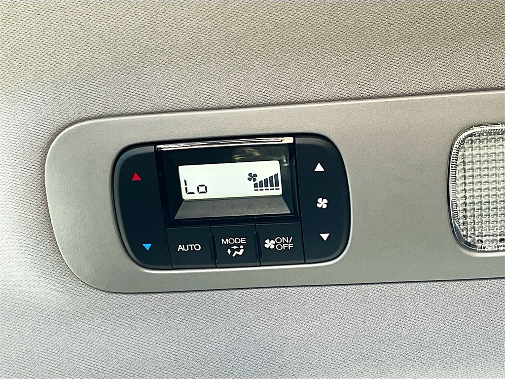 2024 Honda Odyssey Touring photo 24