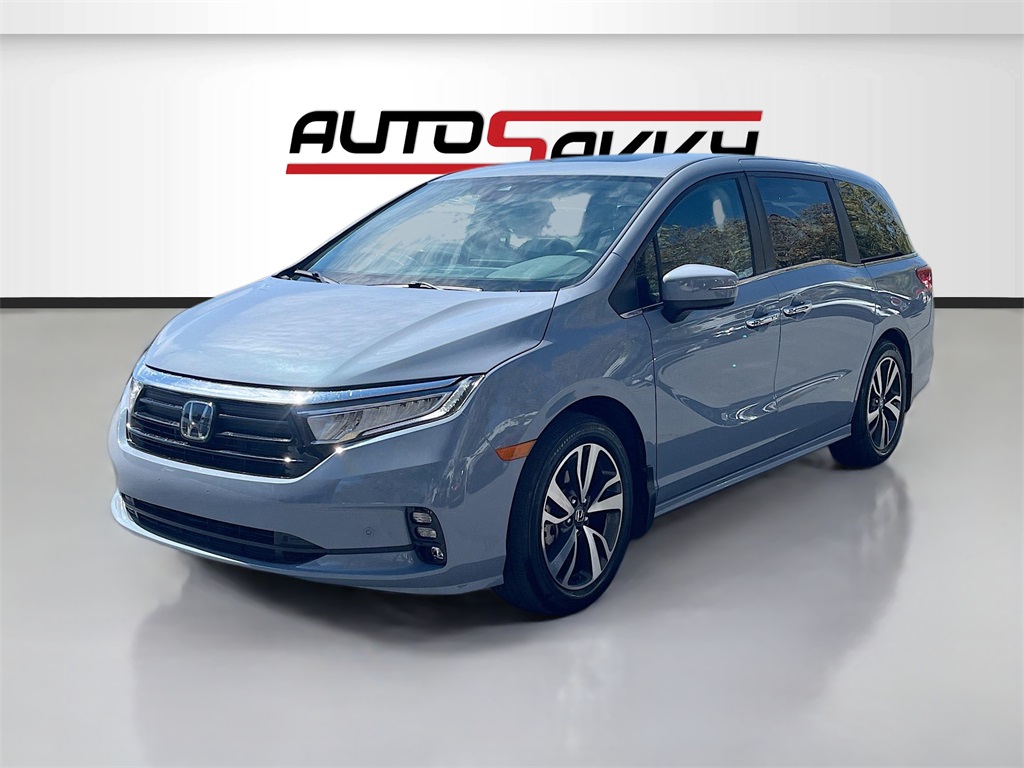 2024 Honda Odyssey Touring photo 2