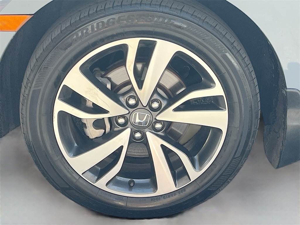 2024 Honda Odyssey Touring photo 30