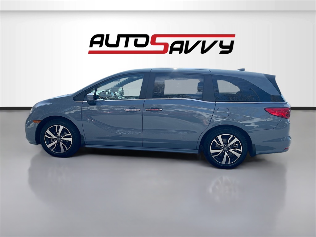 2024 Honda Odyssey Touring photo 3