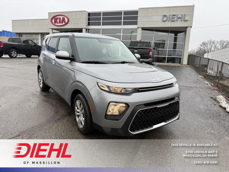 2022 Kia Soul LX's photo