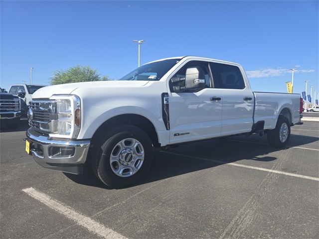 New 2026 Ford Super Duty F-350 XLT 4D Crew Cab