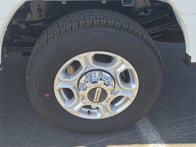 New 2026 Ford Super Duty F-350 XLT 4D Crew Cab