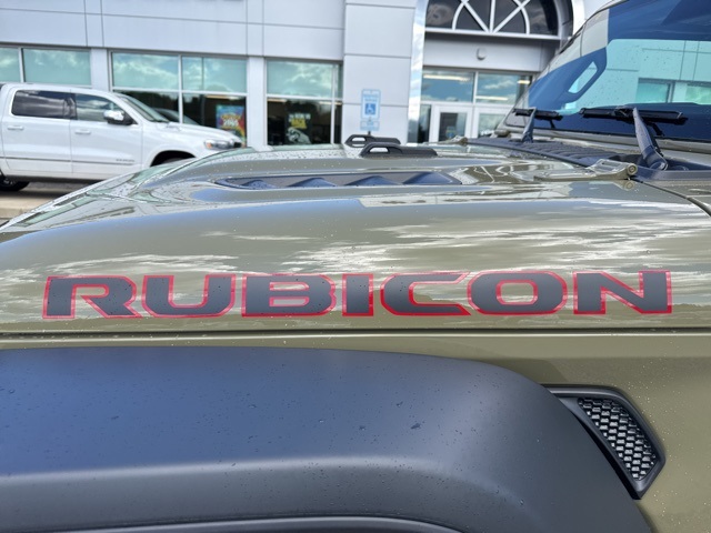 2025 Jeep Wrangler Rubicon photo 2