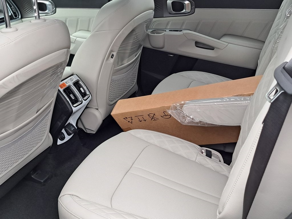 2025 Kia Sorento Hybrid SX Prestige SUV AWD 12