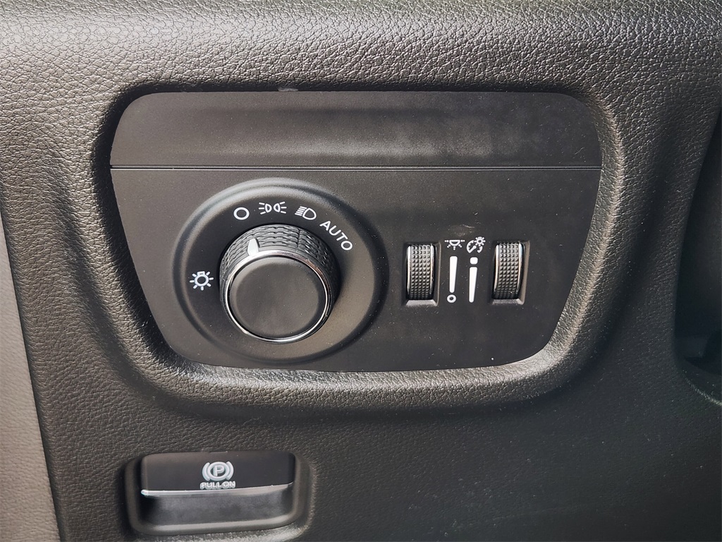 2024 Jeep Grand Cherokee Altitude photo 18