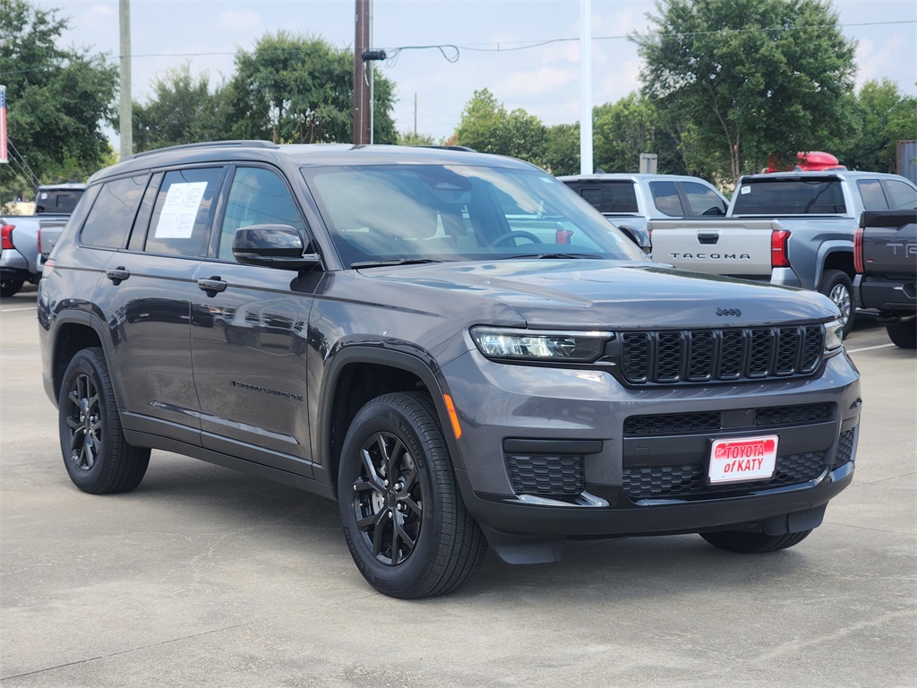2024 Jeep Grand Cherokee Altitude photo 2