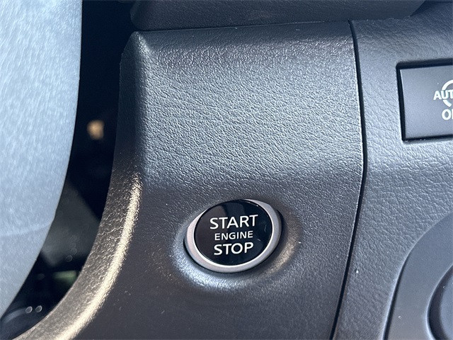 2025 Nissan Frontier SV photo 4