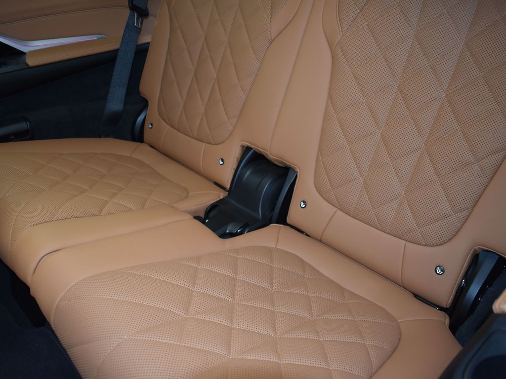 2024 Black Sapphire Metallic BMW X7 xDrive40i AWD SUV