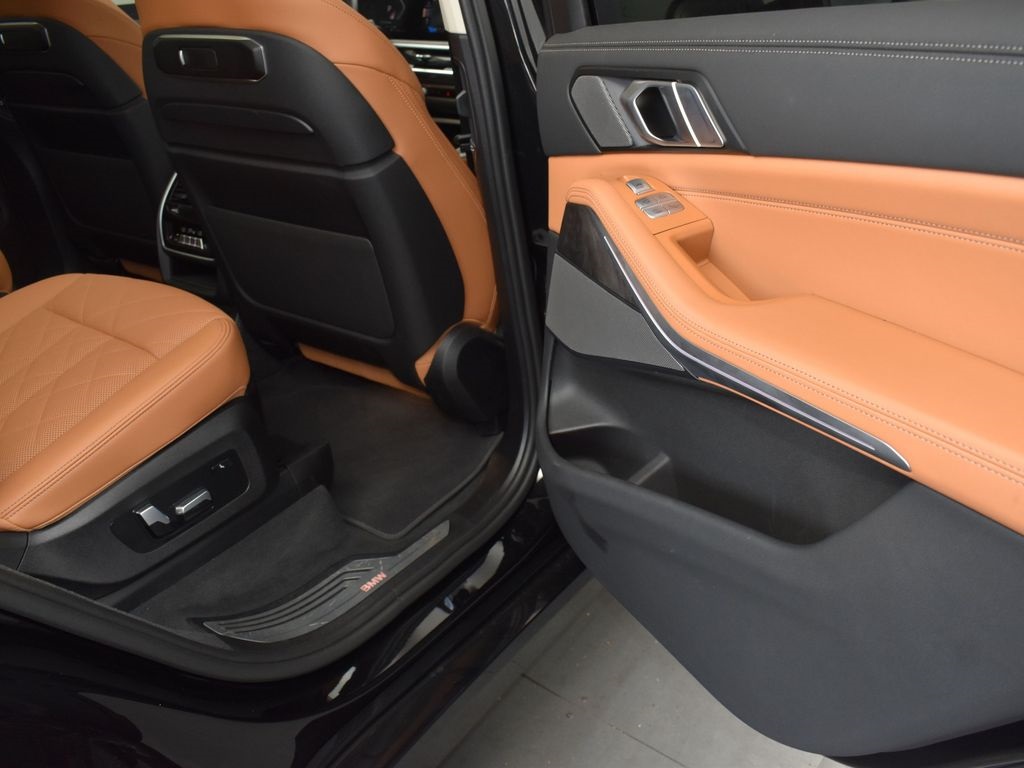 2024 Black Sapphire Metallic BMW X7 xDrive40i AWD SUV