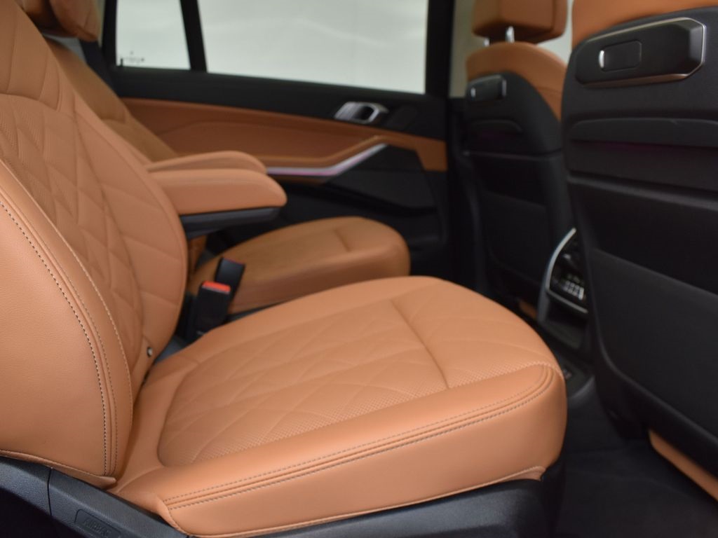 2024 Black Sapphire Metallic BMW X7 xDrive40i AWD SUV