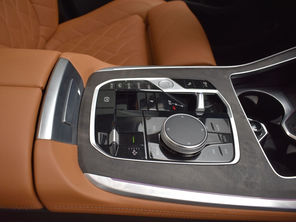 2024 Black Sapphire Metallic BMW X7 xDrive40i AWD SUV