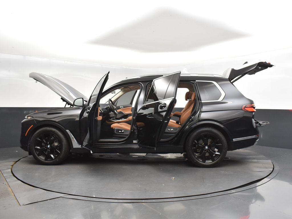 2024 Black Sapphire Metallic BMW X7 xDrive40i AWD SUV
