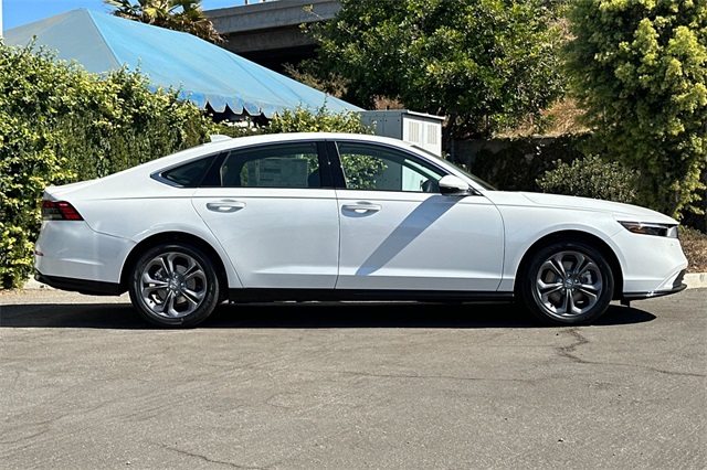 2025 Honda Accord Hybrid EX-L photo 3