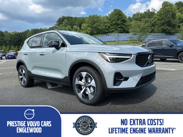 2026 Volvo XC40 B5 Plus