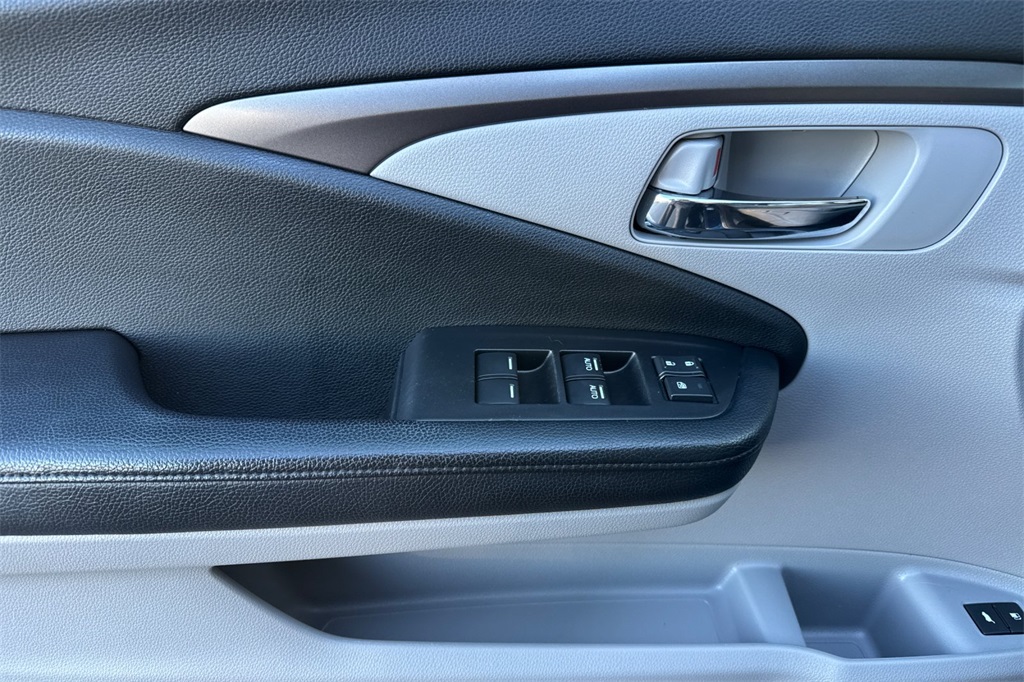 used 2017 Honda Pilot car, priced at $19,916