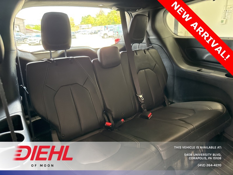 2018 Chrysler Pacifica Touring L photo 11