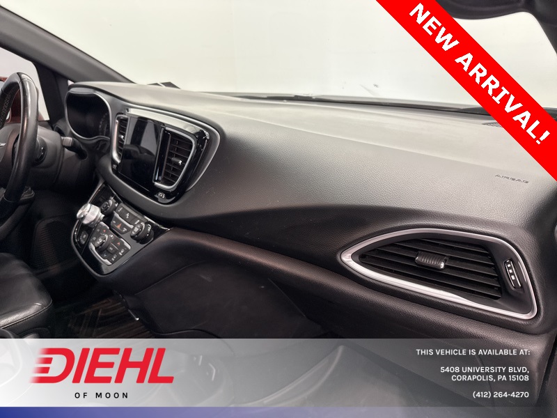 2018 Chrysler Pacifica Touring L photo 17