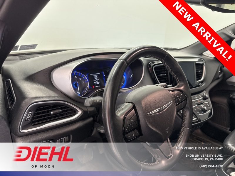 2018 Chrysler Pacifica Touring L photo 23